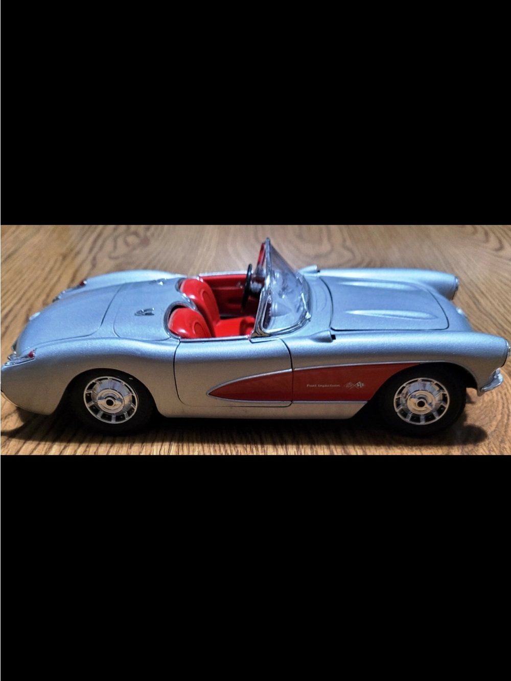 Burago Gold Collection Silver 1998 Chevrolet Corvette Convertible